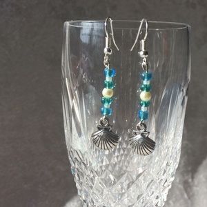 Handmade earrings: shell and beach themed